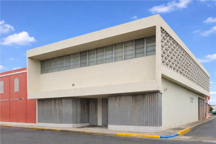 Edif Comercial-Calle Calimano-frente al CRIM