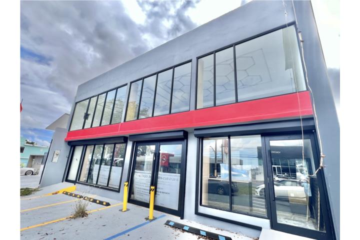 FOR SALE: Edificio de dos niveles a la venta con 6,000 p2 Completamente renovado.