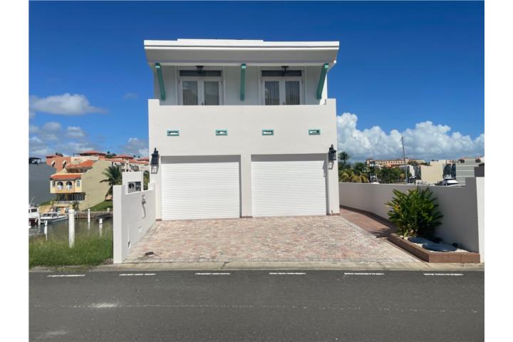 Bahía del Sur | Waterfront Villa con Muelle