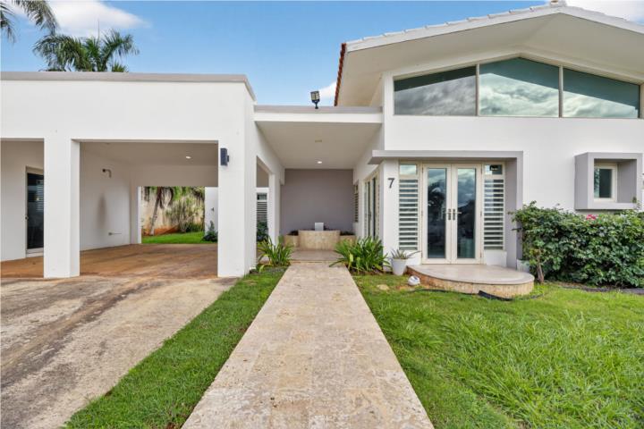 Paraiso Escondido Exclusive