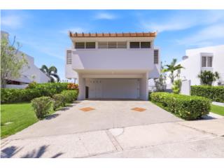 Exclusive villa with open-concept and a view