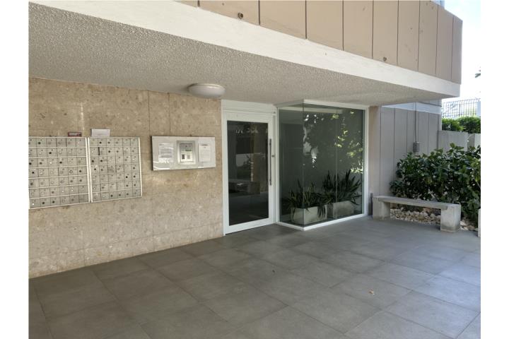 Cond. Villa Magna Espacio Comercial 5 Parking