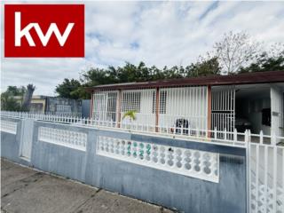 URB. SANTA ELENA, CASA EN BAYAMÓN