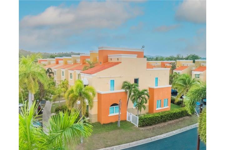 4b/3ba Condo w/bonus room space