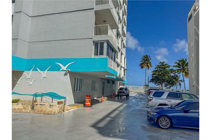 Las Gaviotas, Ave. Isla Verde, Carolina PR