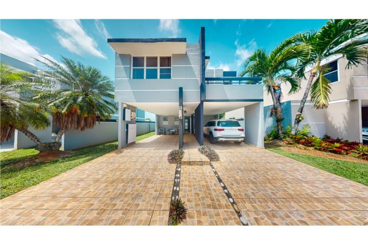 2 Story Home at Jardin Dorado For Sale!