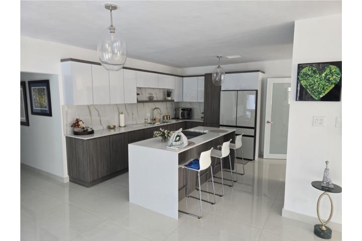 ESPECTACULAR PROPIEDAD REMODELADA!!