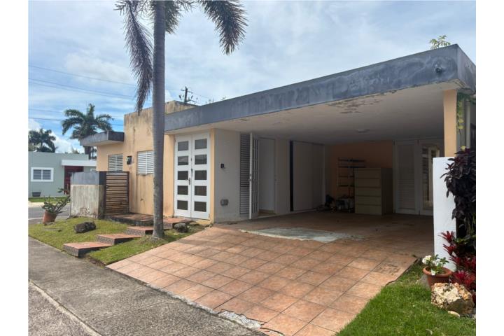 Urb. Santa Bárbara, Gurabo PR - Casa en Venta