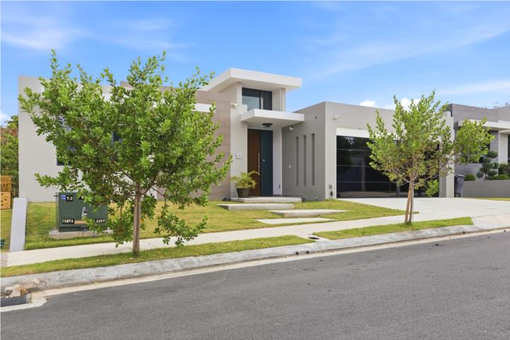 Luxury Living Gated Community Furnished