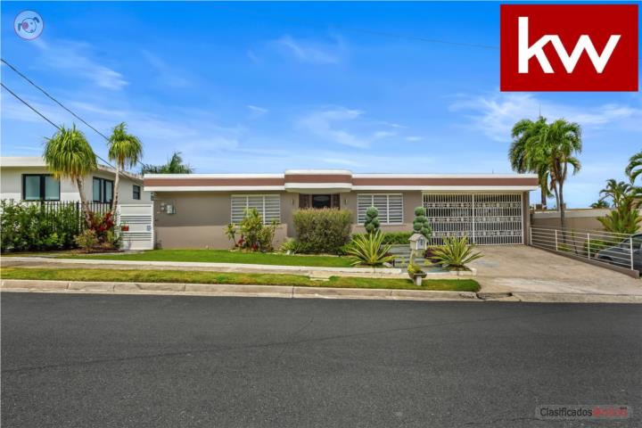 URB. SANTA PAULA, CASA EN GUAYNABO
