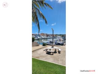 Plaza del Puerto townhome with boatslip