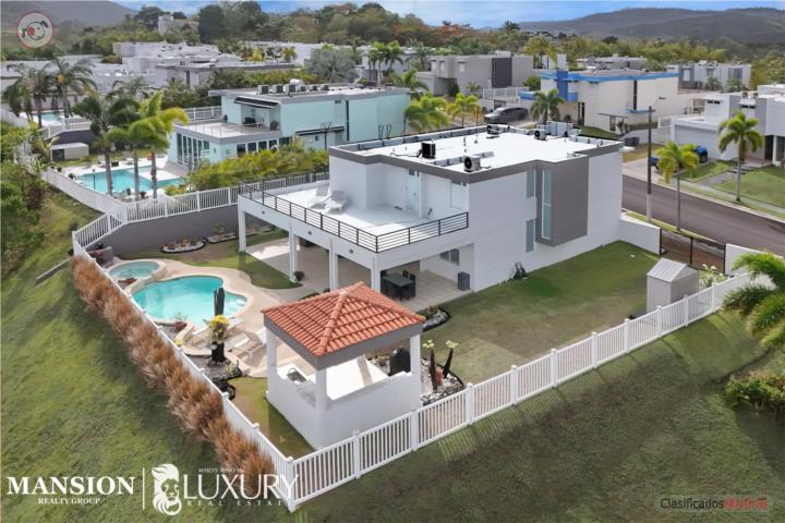 Tropical Paradise at Lomas de la Serrania