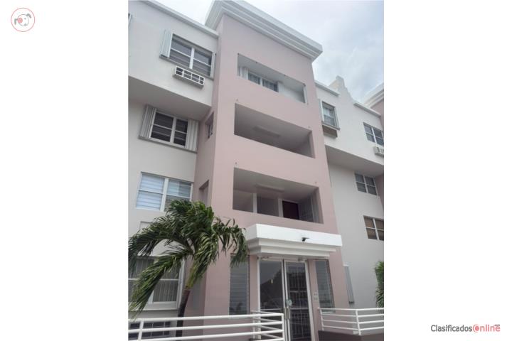 Penthouse Remodelado de Tres Niveles en Venta