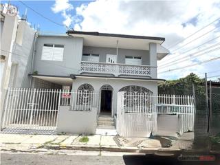 Income property al lado UPR, Rio Pied...