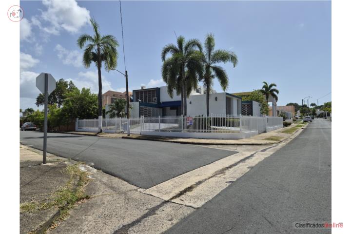 House in Extension Hermanas Davila, Bayamón