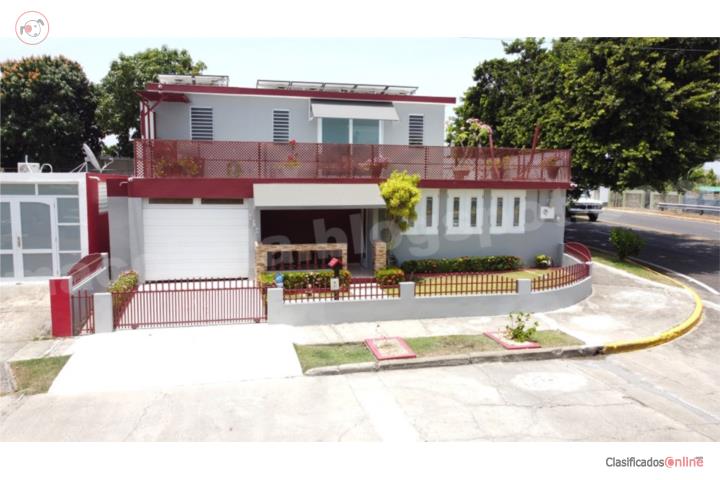 Multi-family in Jardines De Coamo, Coamo