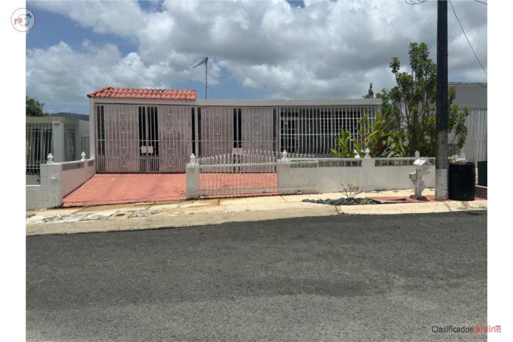 House in Reparto Valenciano, Juncos