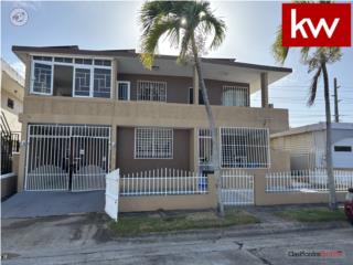URB. VISTA AZUL, CASA EN ARECIBO