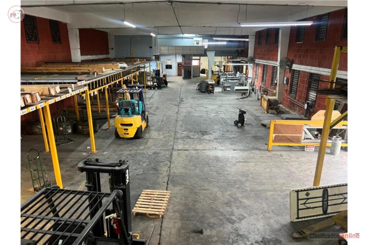 Propiedad Industrial en Toa Baja, Puerto Rico