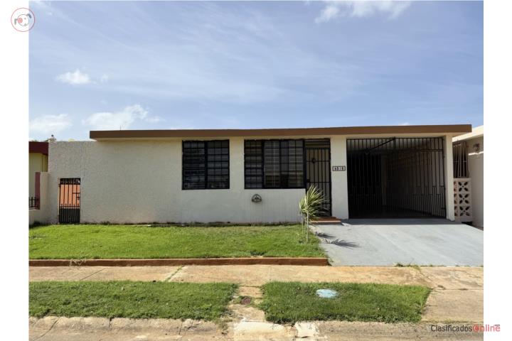 House in University Gardens, Arecibo