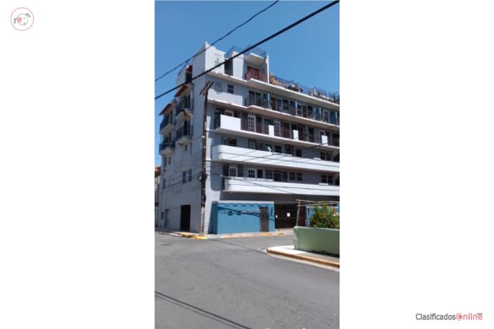 COND.MARILA /A pasos de Calle Loiza y playa!