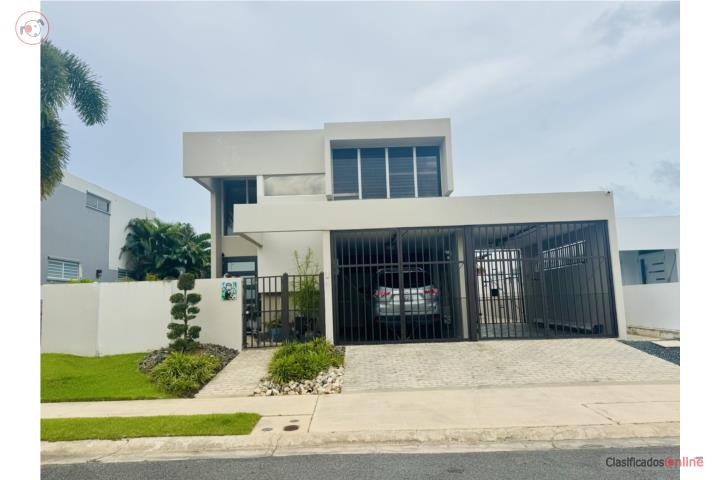 House in La Mansion, Cataño