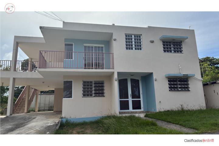 House in Los Mora, Arecibo