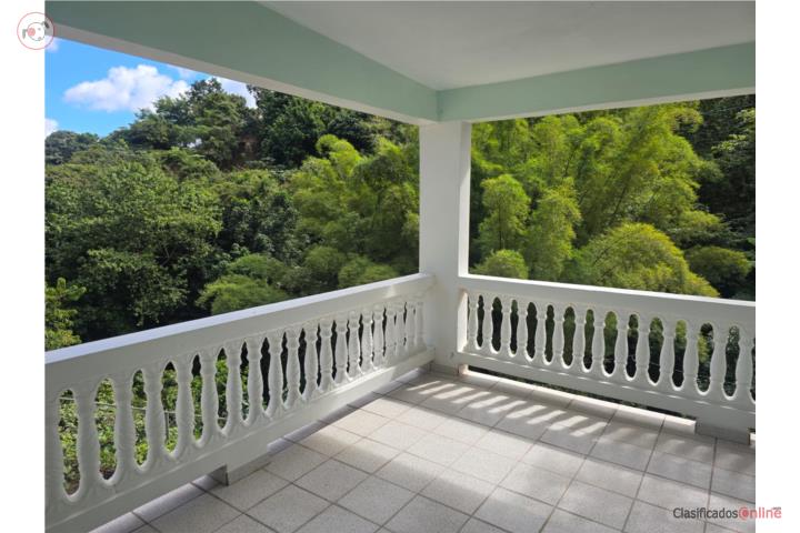 FINCA DE 10 CUERDAS, CON CASA DE DOS PISOS EN TERRENO PLANO Y BIEN CERCA DE LA CARRETERA 140 .