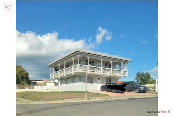 House in Estancias Yidomar, Yauco