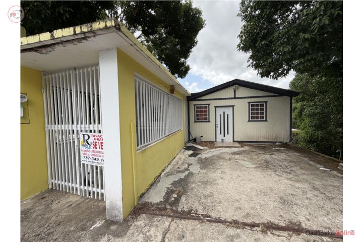 House in Los Castro, Trujillo Alto