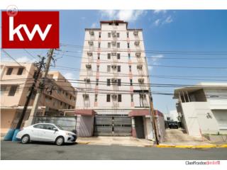 COND. UNIVERSITY COURT, APARTAMENTO E...