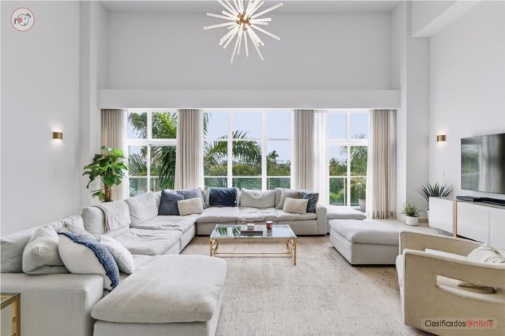 BAHIA PLAZA | CONTEMPORARY LOFT IN SAN JUAN