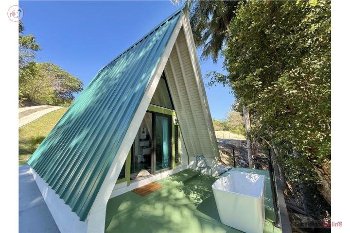 Self-Sustained Eco-Cottage in Puntas, Rincón