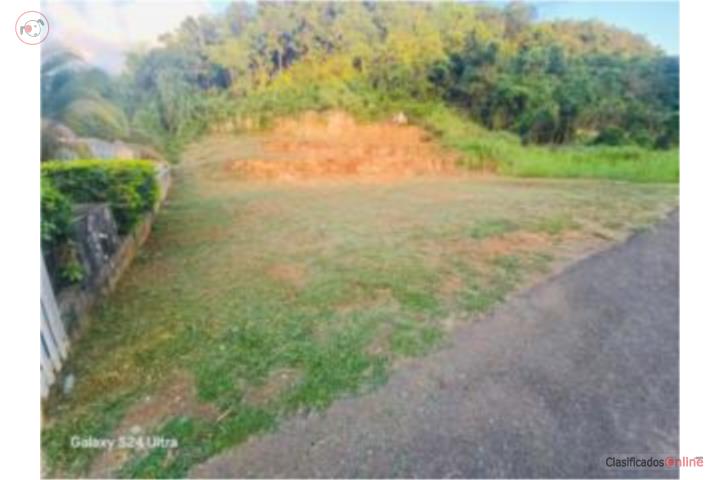 Lot in Jardines De Betania, Arecibo