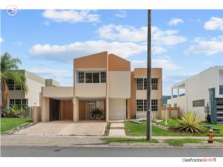 Casa de dos pisos en Mansiones de Mon...