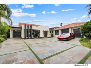 Sophisticate Modern Home at Dorado Be...