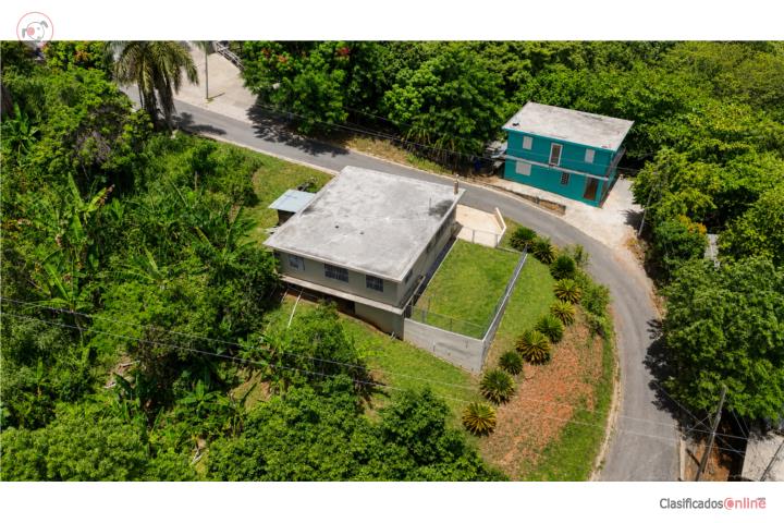 House in Santa Barbara, Jayuya