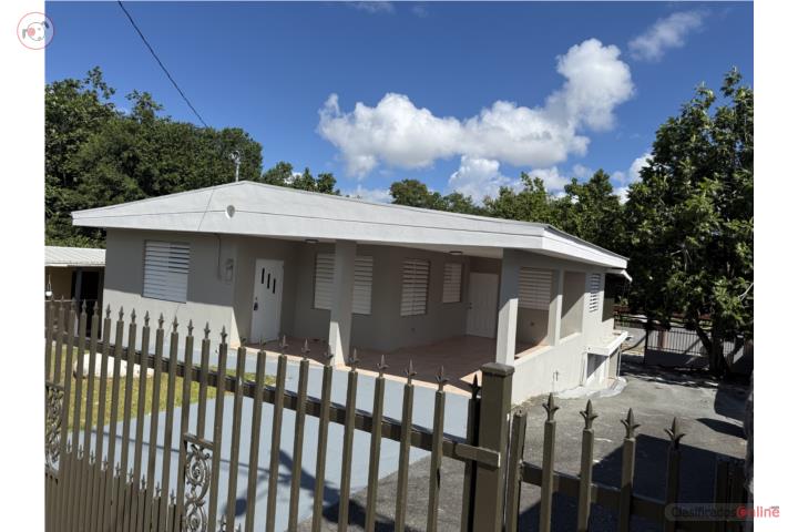 Multi-family in Santa Rosa, Guaynabo