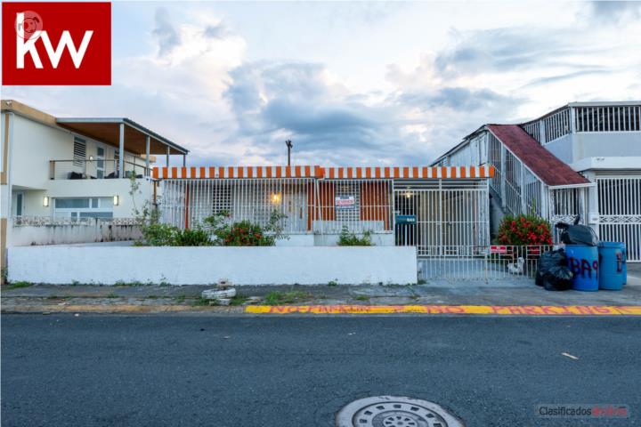 URB. LEVITOWN LAKES, CASA EN TOA BAJA