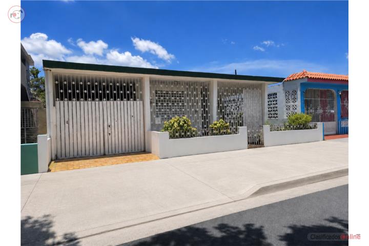 House in Puerto Nuevo, San Juan - Río Piedras