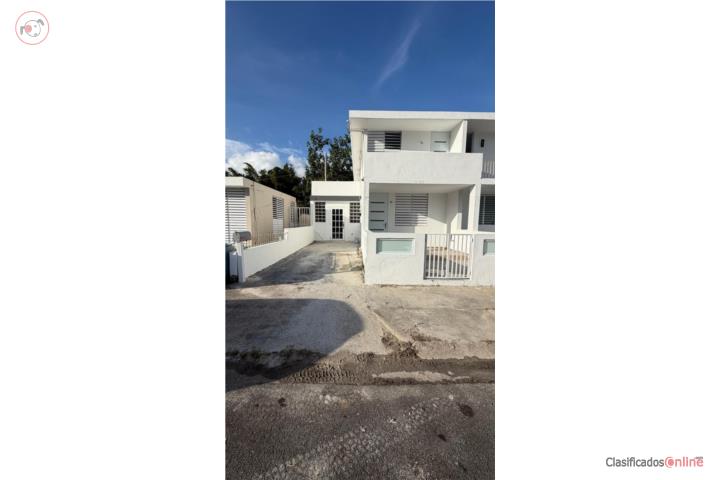 House in Los Angeles, Yabucoa