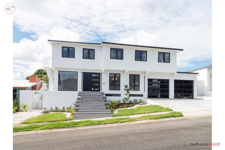 Stunning Remodeled Luxury Home Best Price!