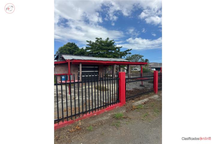 SE VENDE: Propiedad Comercial en Esquina