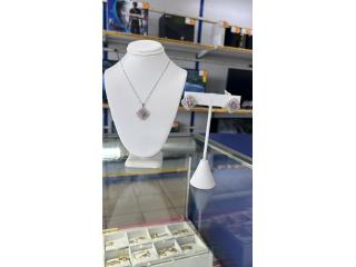 Box chain  , pendant  &  stone  earrings 14 k, La Familia Casa de Empeo y Joyera, Bayamn Puerto Rico