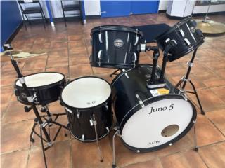 Set de baterias (drums), La Familia Casa de Empeo y Joyera-Carolina 2 Puerto Rico