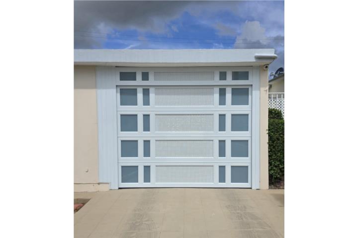 Puerta de Garaje con cristales-perforados