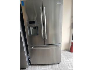 Nevera  frigidaire 3 puertas 