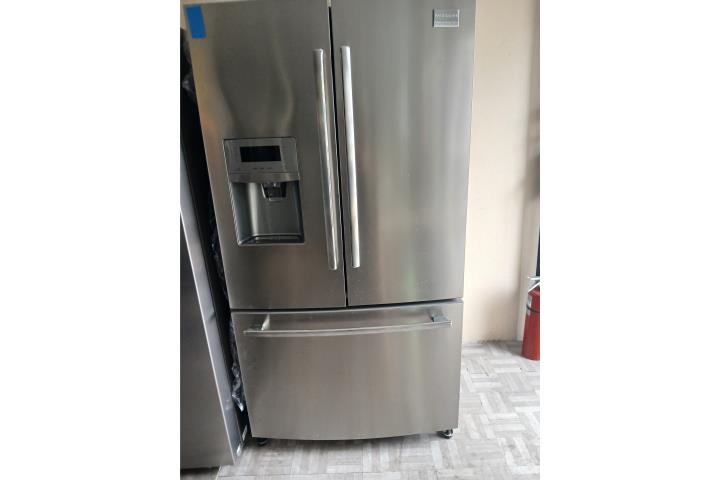 Nevera frigidaire 3 puertas
