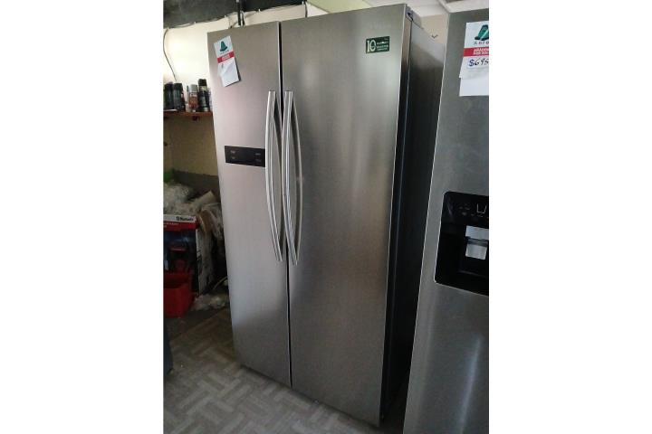 Nevera Midea en stainless steel