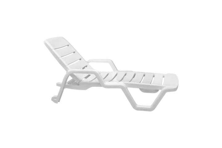 Leblon Chaise Lounge